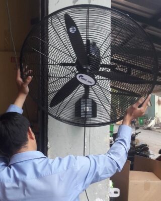 Quạt treo tường công nghiệp ChingHai W24-3Đ