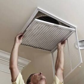 cách vệ sinh dàn lạnh âm trần nối ống gió 4